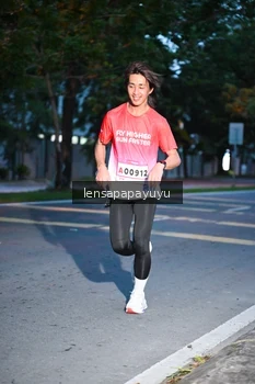 Runner Photo 1880725