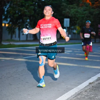 Runner Photo 1880741