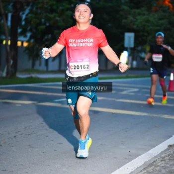 Runner Photo 1880760