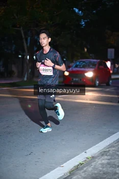 Runner Photo 1880806