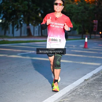 Runner Photo 1880970