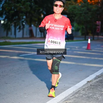 Runner Photo 1880972