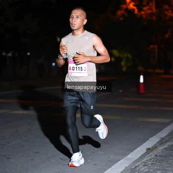 Runner Photo 1881036