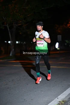 Runner Photo 1881210