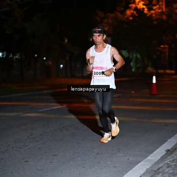 Runner Photo 1881353