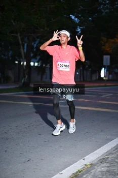 Runner Photo 1881373