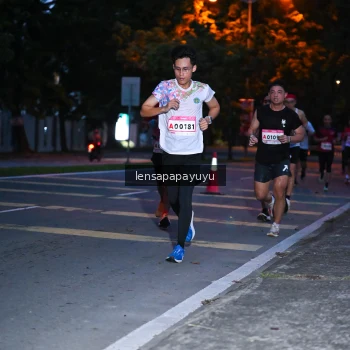Runner Photo 1881473