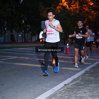 Runner Photo 1881502