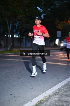 Runner Photo 1881871