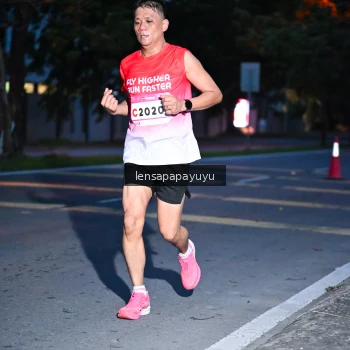 Runner Photo 1882105