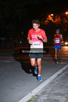 Runner Photo 1882159