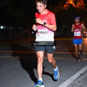 Runner Photo 1882177
