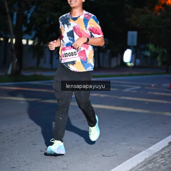 Runner Photo 1882188
