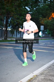 Runner Photo 1882272