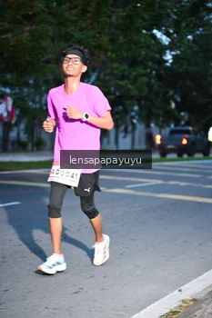 Runner Photo 1882345