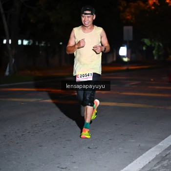 Runner Photo 1882351