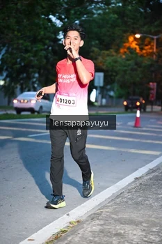 Runner Photo 1882396