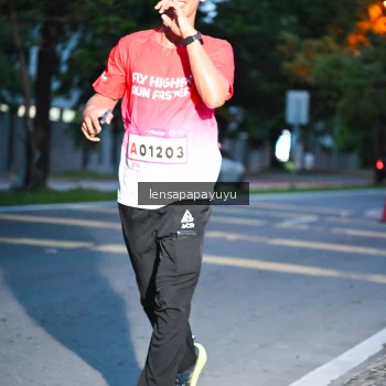 Runner Photo 1882414