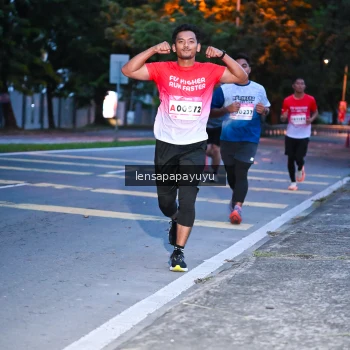 Runner Photo 1882484