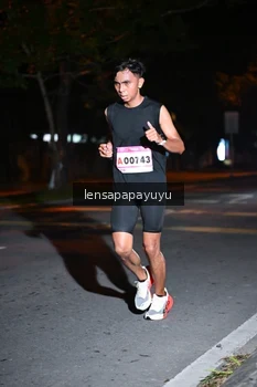Runner Photo 1882610