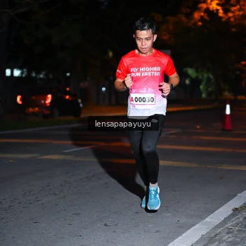 Runner Photo 1882655