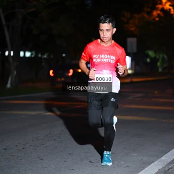 Runner Photo 1882679