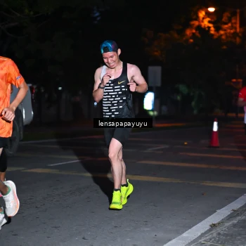 Runner Photo 1882850