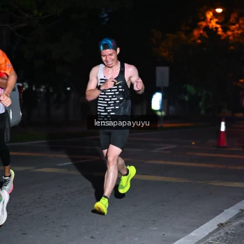 Runner Photo 1882865