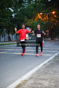 Runner Photo 1882984
