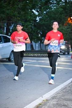 Runner Photo 1883341