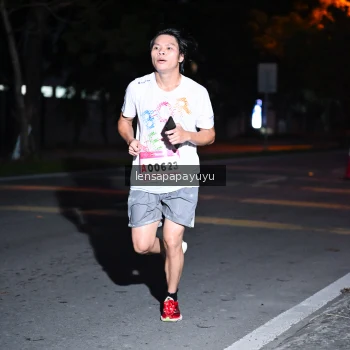 Runner Photo 1883350