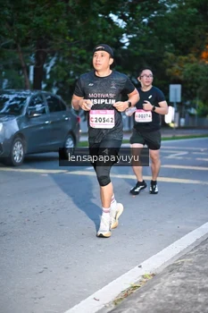 Runner Photo 1883402