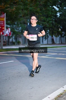 Runner Photo 1883418