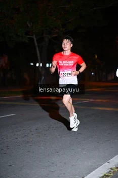 Runner Photo 1883548