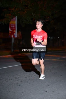 Runner Photo 1883575