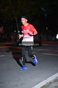 Runner Photo 1883645