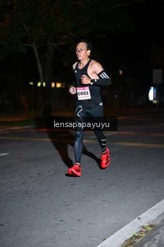 Runner Photo 1883680