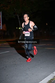 Runner Photo 1883700