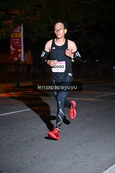 Runner Photo 1883716