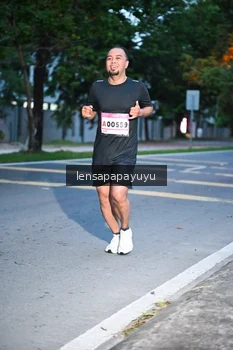 Runner Photo 1883748