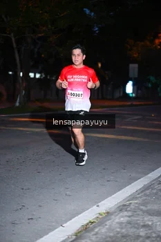 Runner Photo 1883753