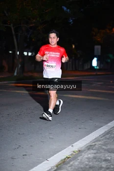 Runner Photo 1883756