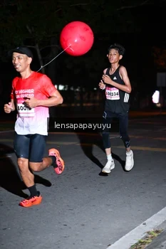 Runner Photo 1883817