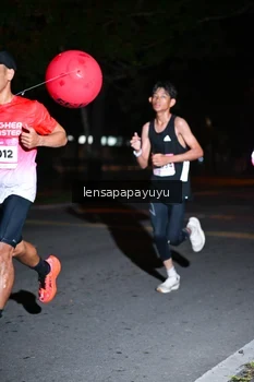 Runner Photo 1883836