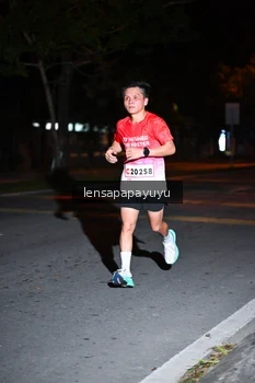 Runner Photo 1883853