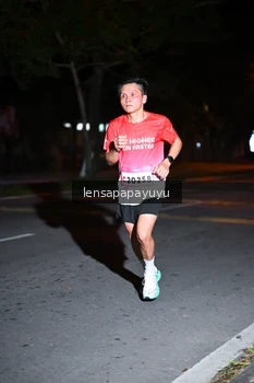 Runner Photo 1883871