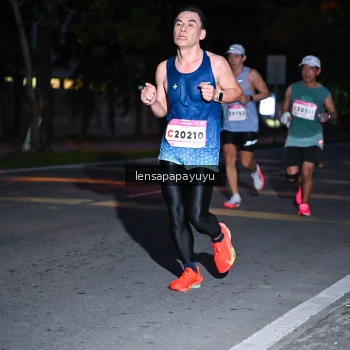 Runner Photo 1883894