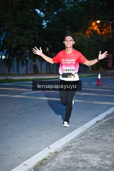 Runner Photo 1883937