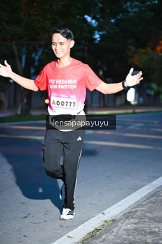 Runner Photo 1884007