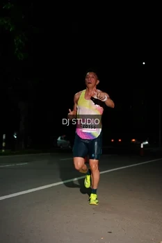 Runner Photo 1884038